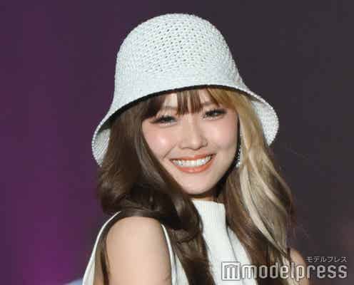 フォーエイトあみか、異素材MIXの華やかコーデ 肌見せにドキッ【TGC熊本2024】