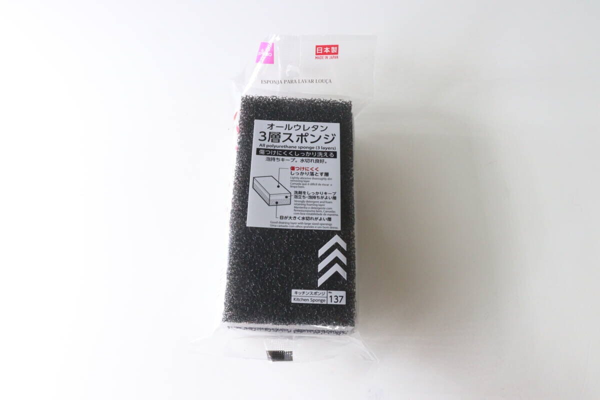 ダイソーのオールウレタン3層スポンジのパッケージ