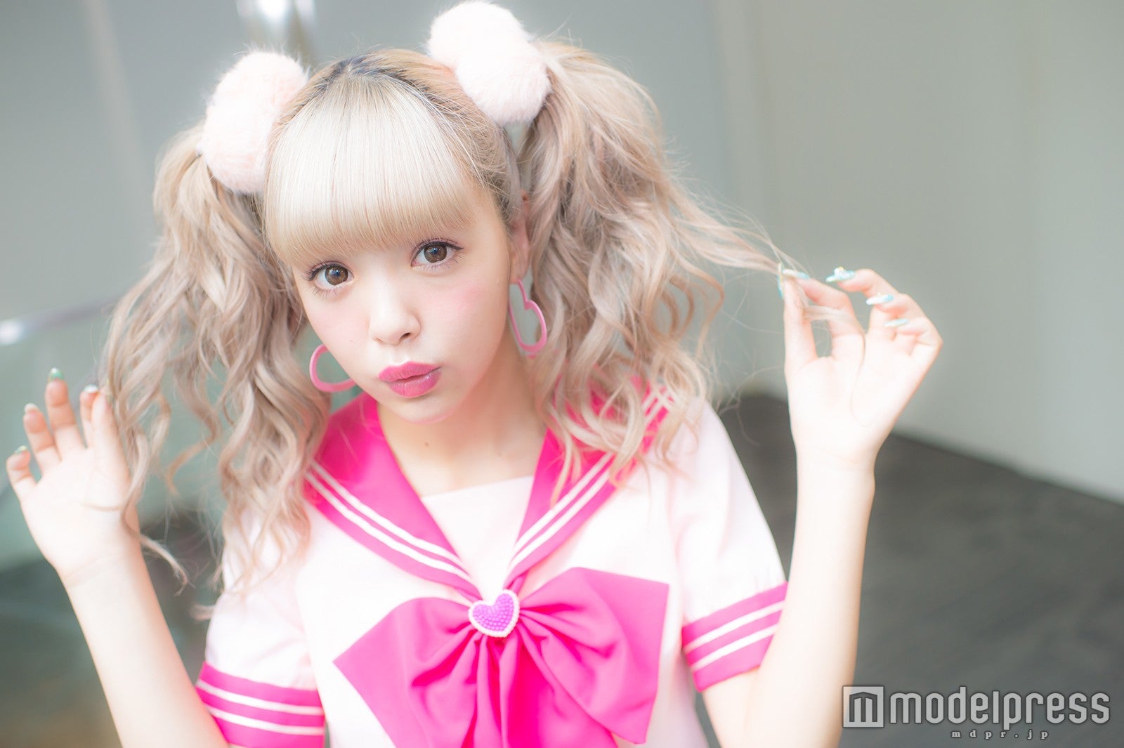 藤田ニコルの“こだわり”ツインテール（C）モデルプレス