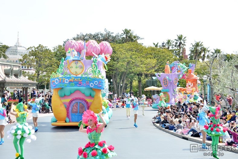 新パレード「ヒッピティ・ホッピティ・スプリングタイム」