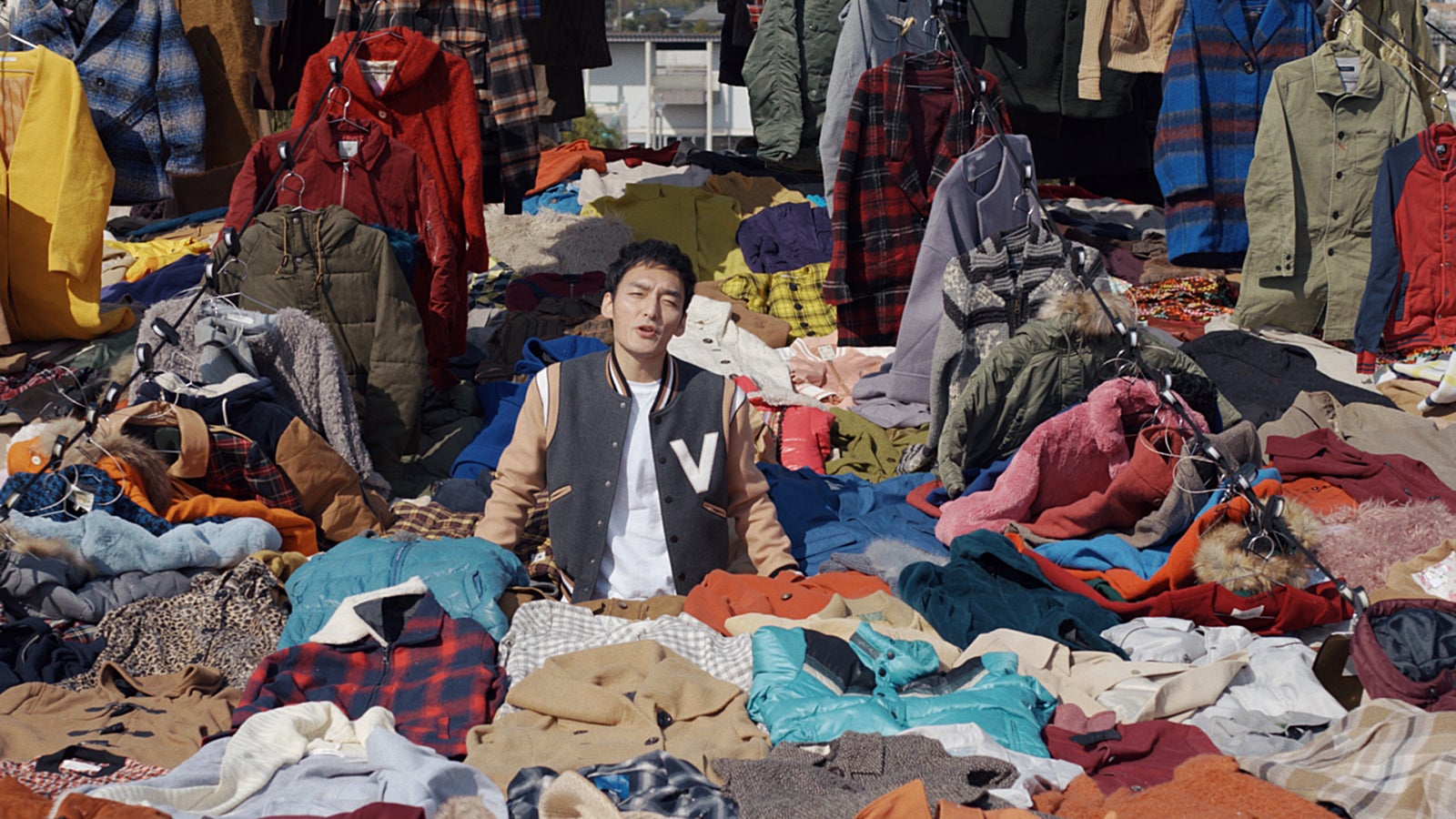 草なぎ剛／新CMより（提供画像）