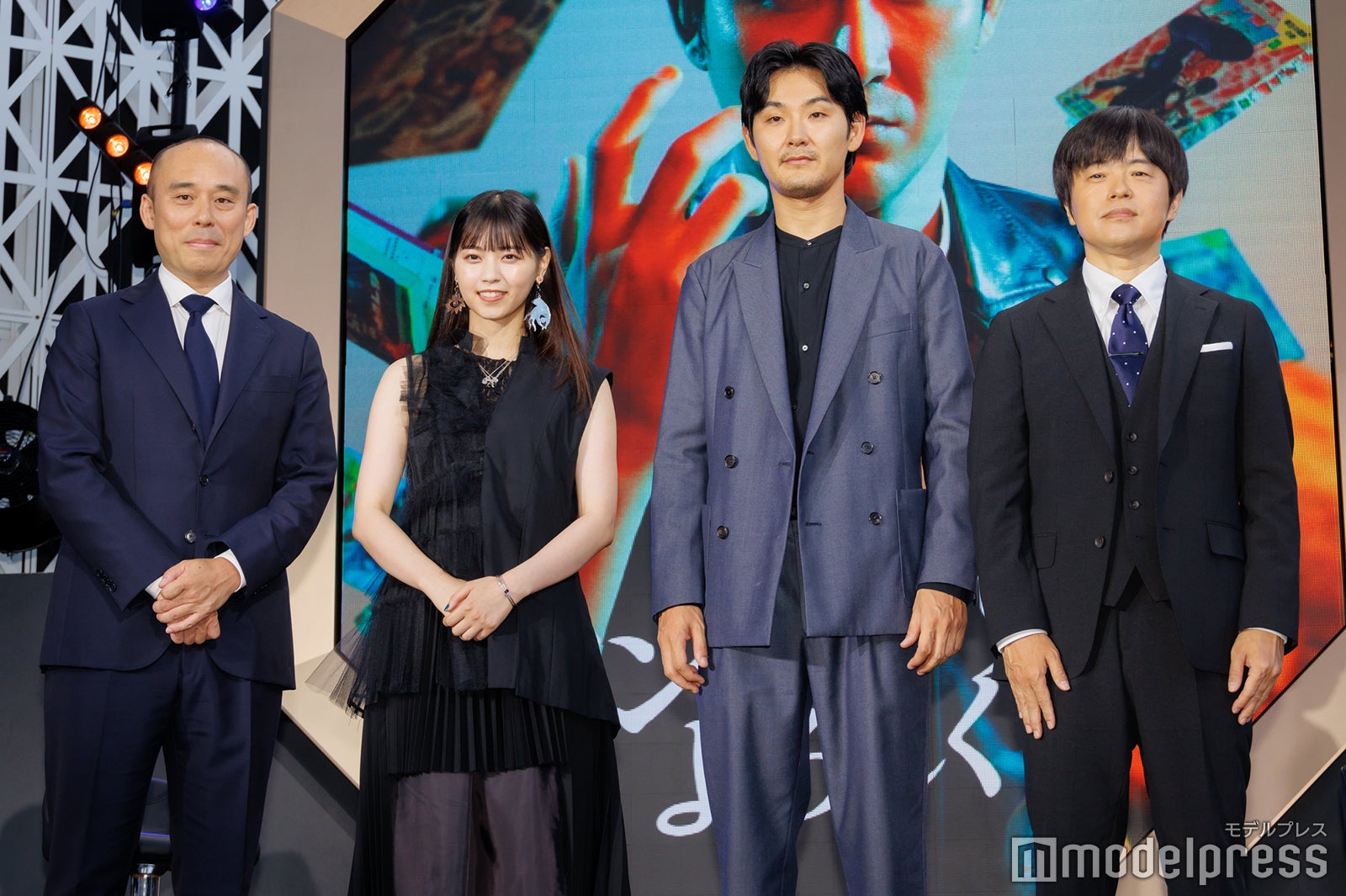 （左から）関和亮監督、西野七瀬、松田龍平、バカリズム（C）モデルプレス