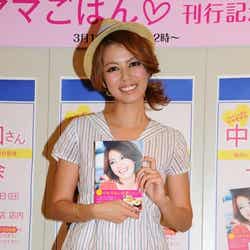 レシピ本「美和ママごはん■(=ハート)」の発売記念イベントを行った中林美和