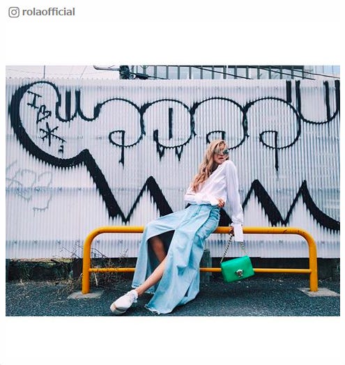 同じ「Alexander Wang」のスカートを着回し/Instagramより