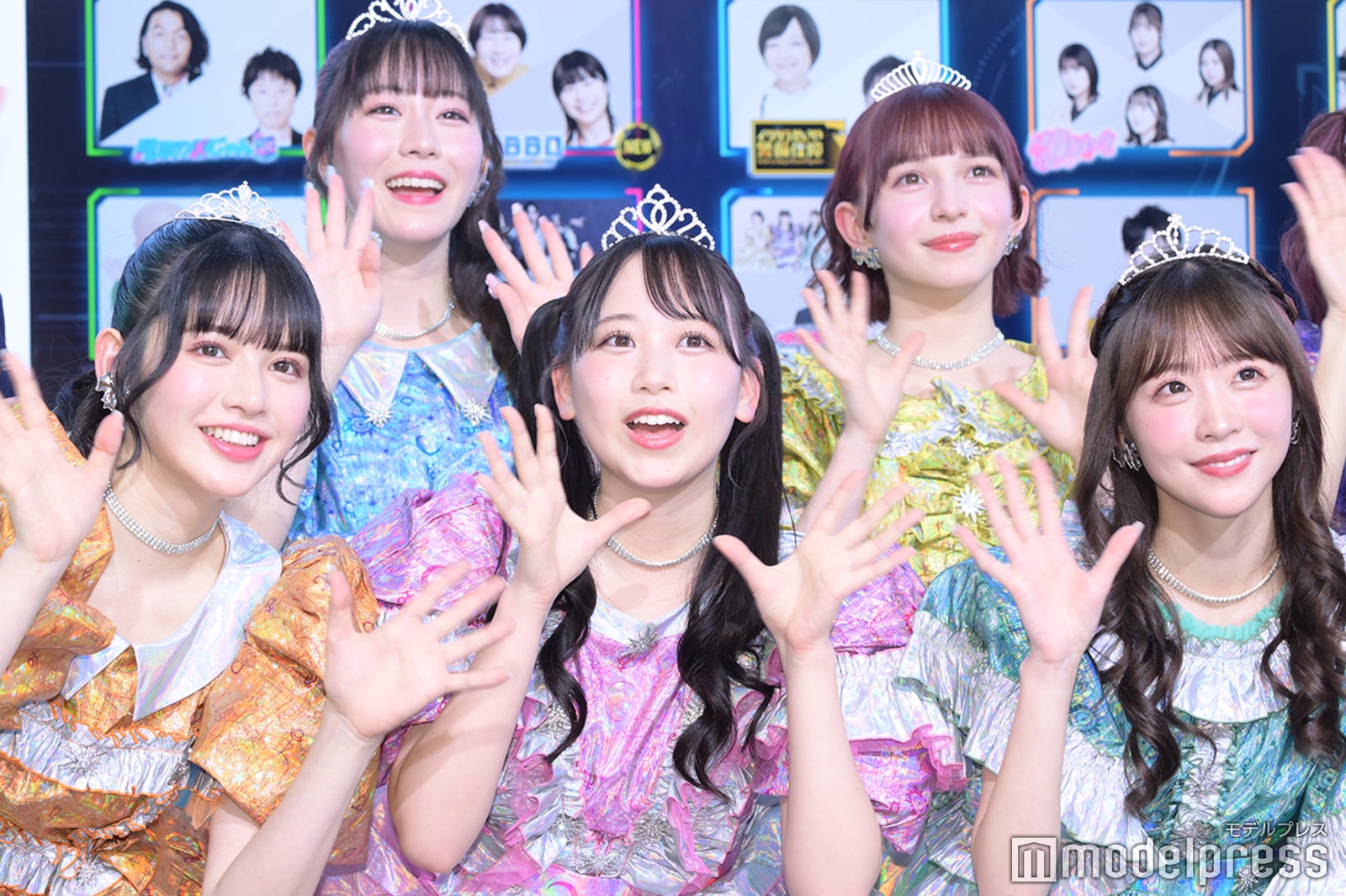 （上段左から）真中まな、早瀬ノエル（下段左から）鎮西寿々歌、松本かれん、櫻井優衣／FRUITS ZIPPE（C）モデルプレス