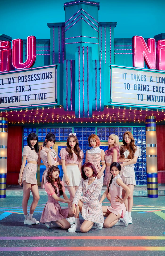 (上段左から)NINA、RIKU、RIO、MAKO、MAYUKA、AYAKA(下段左から)MIIHI、RIMA、MAYA(提供写真)