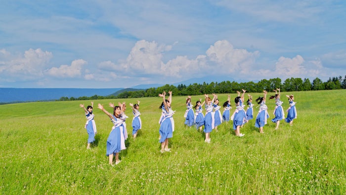 ダンスシーンAKB48「サステナブル」MV（C）AKS／キングレコード