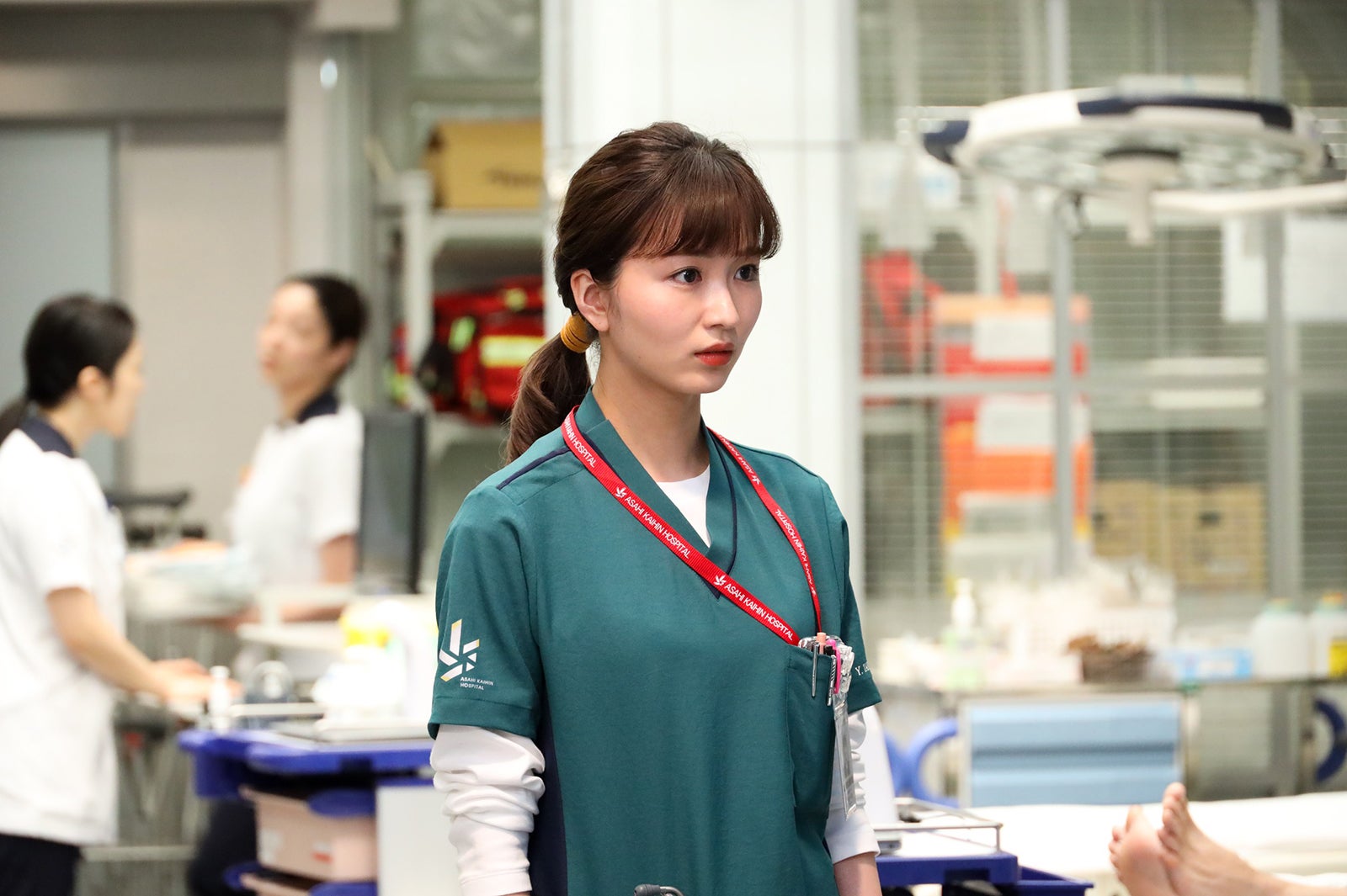 岡崎紗絵「ナイト・ドクター」第4話より（C）フジテレビ