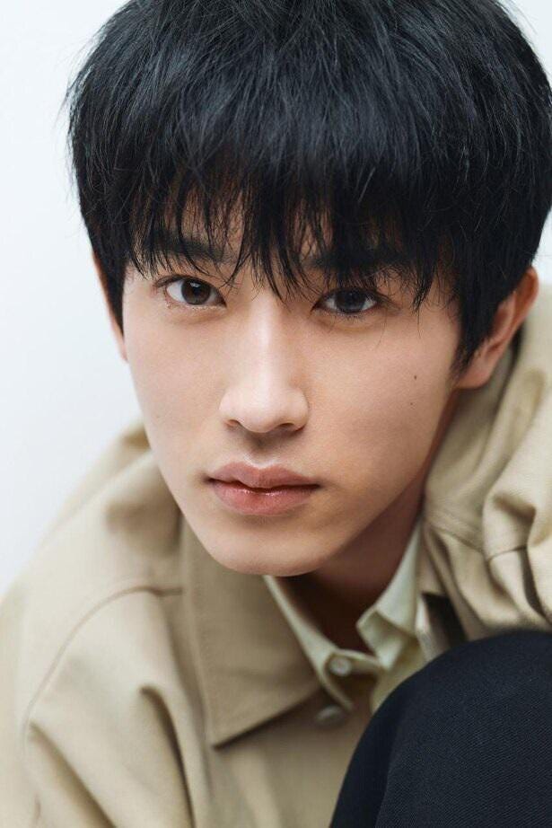 杉野遥亮 杉咲花 萌え袖 がたまらない 二人の後ろ姿に キュンキュンする かわいすぎるカップル の声 恋です モデルプレス