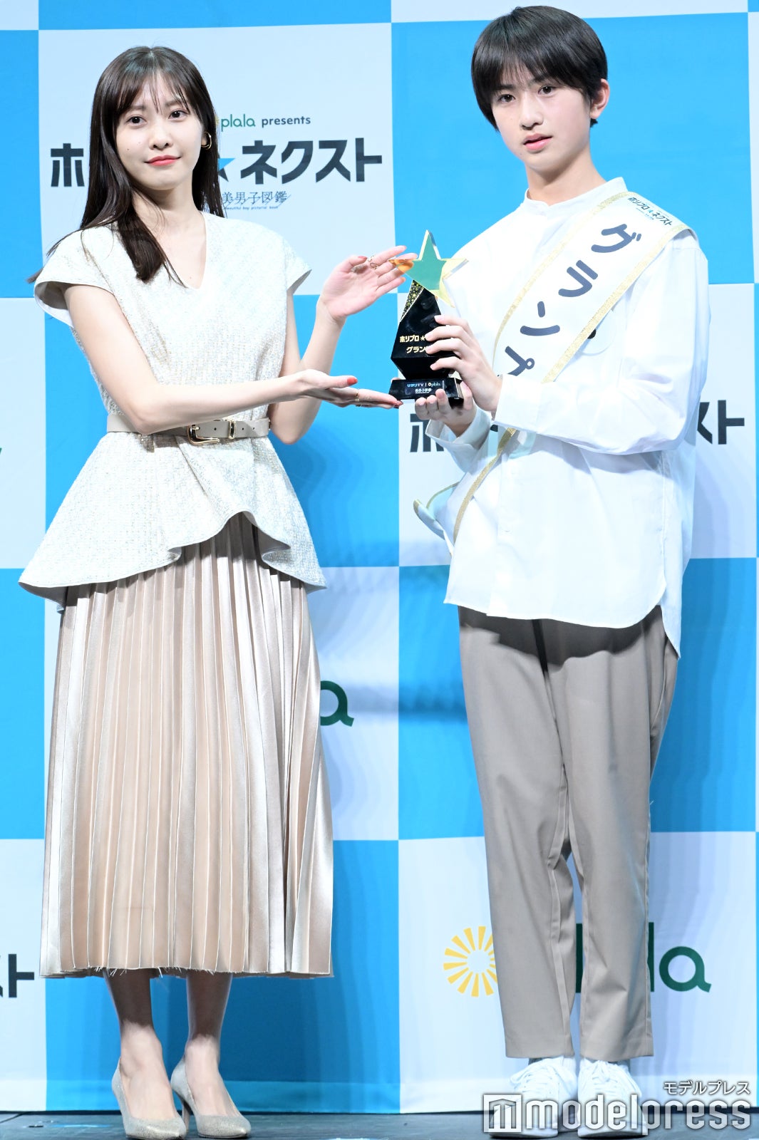 佐野ひなこ、石原颯也くん（C）モデルプレス