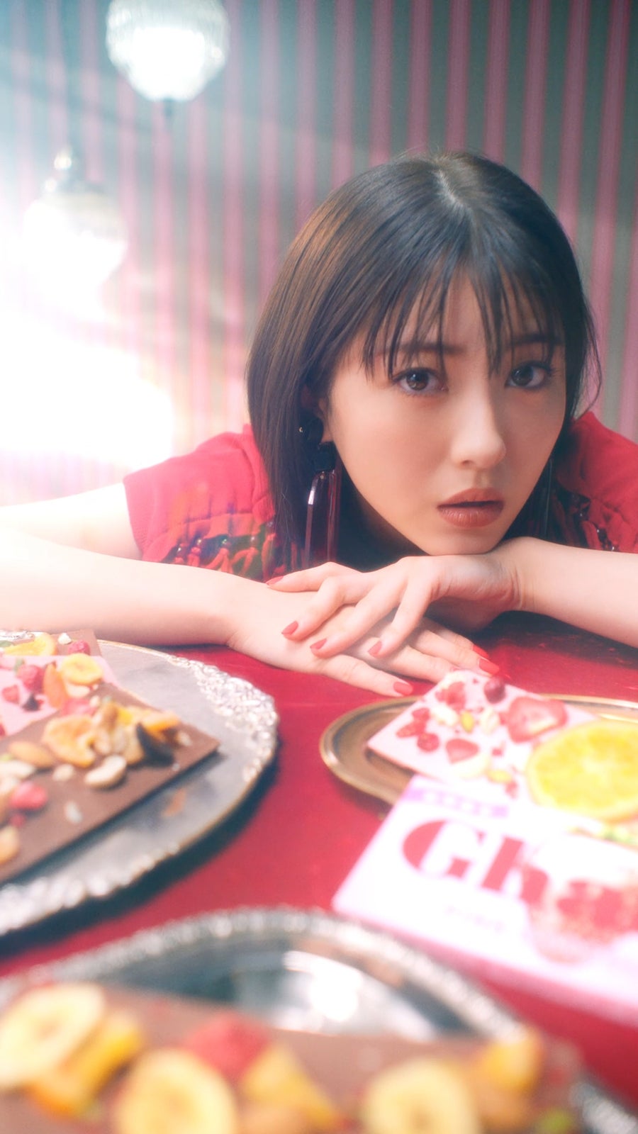 浜辺美波／新WEB動画より（提供写真）