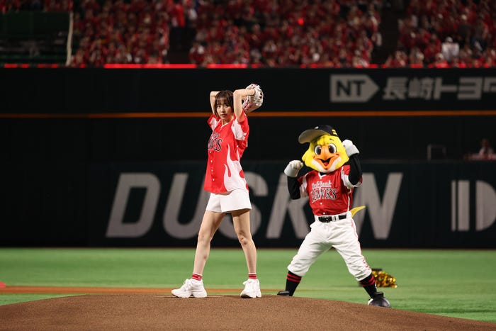 篠田麻里子(C)SoftBank HAWKS
