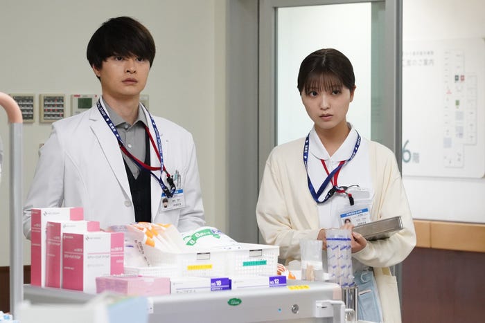 瀬戸康史、工藤美桜「院内警察」第3話より(C)フジテレビ/共同テレビ