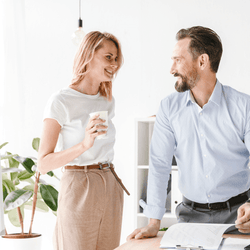 女性が好意のある男性にする 脈アリ行動 4つ モデルプレス