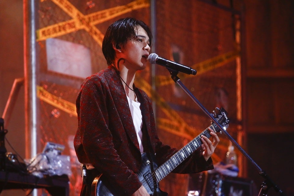 DISH//、雨降る野音で“伝説のライブ”に ハプニング乗り越え3000人熱狂