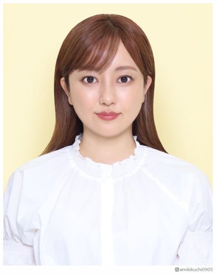 菊地亜美、“韓国式”証明写真公開に「可愛すぎる」「レベル高い」の声