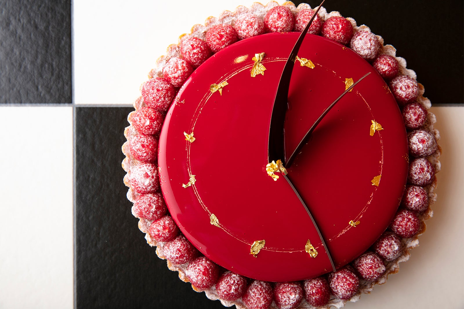 狂った時間でお茶会／画像提供：ヒルトン東京