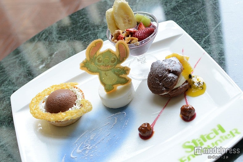 スペシャルデザート「スティッチ・デザートメドレー」