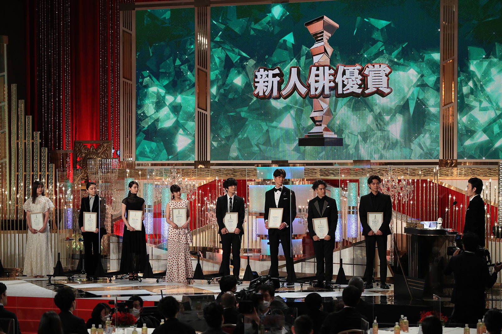 吉川愛、三浦透子、西野七瀬、今田美桜、Fukase、宮沢氷魚、尾上右近、磯村勇斗、草なぎ剛（C）東京写真記者協会