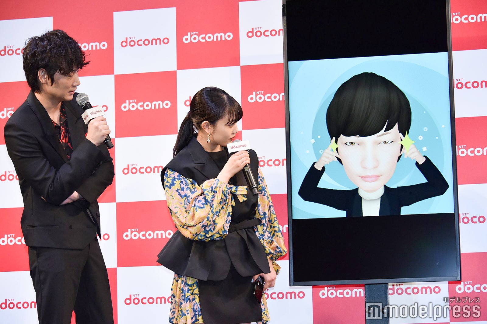 「スタンプの方が綾野剛感がある」？／綾野剛、高畑充希 （C）モデルプレス