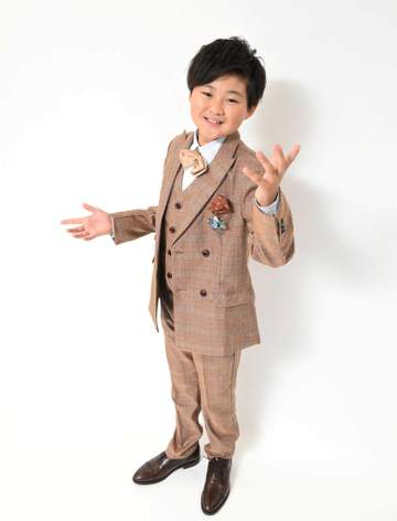 西山琳久 11歳演歌歌手です 歌声は「神様のギフト」 秋元康氏プロデュース「おんじい」22日リリース