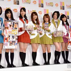 「『AKB 1/48』第3弾 制作記者発表会」に出席した(左から)兒玉遥、山本彩、松井玲奈、大島優子、高橋みなみ、松井珠理奈、渡辺美優紀、宮脇咲良
