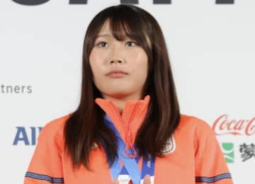 「ぐぐぐっと大人っぽくて素敵」五輪金の村瀬心椛 雰囲気一変のジャケット姿に反響「モデルもできるやん」「カッコ可愛い！」