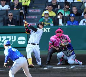 阪神・嶋村 プロ初タイムリー 母に「いい姿見せられるように」