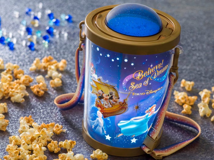 ポップコーン、バケット付き¥3,000 (C)Disney