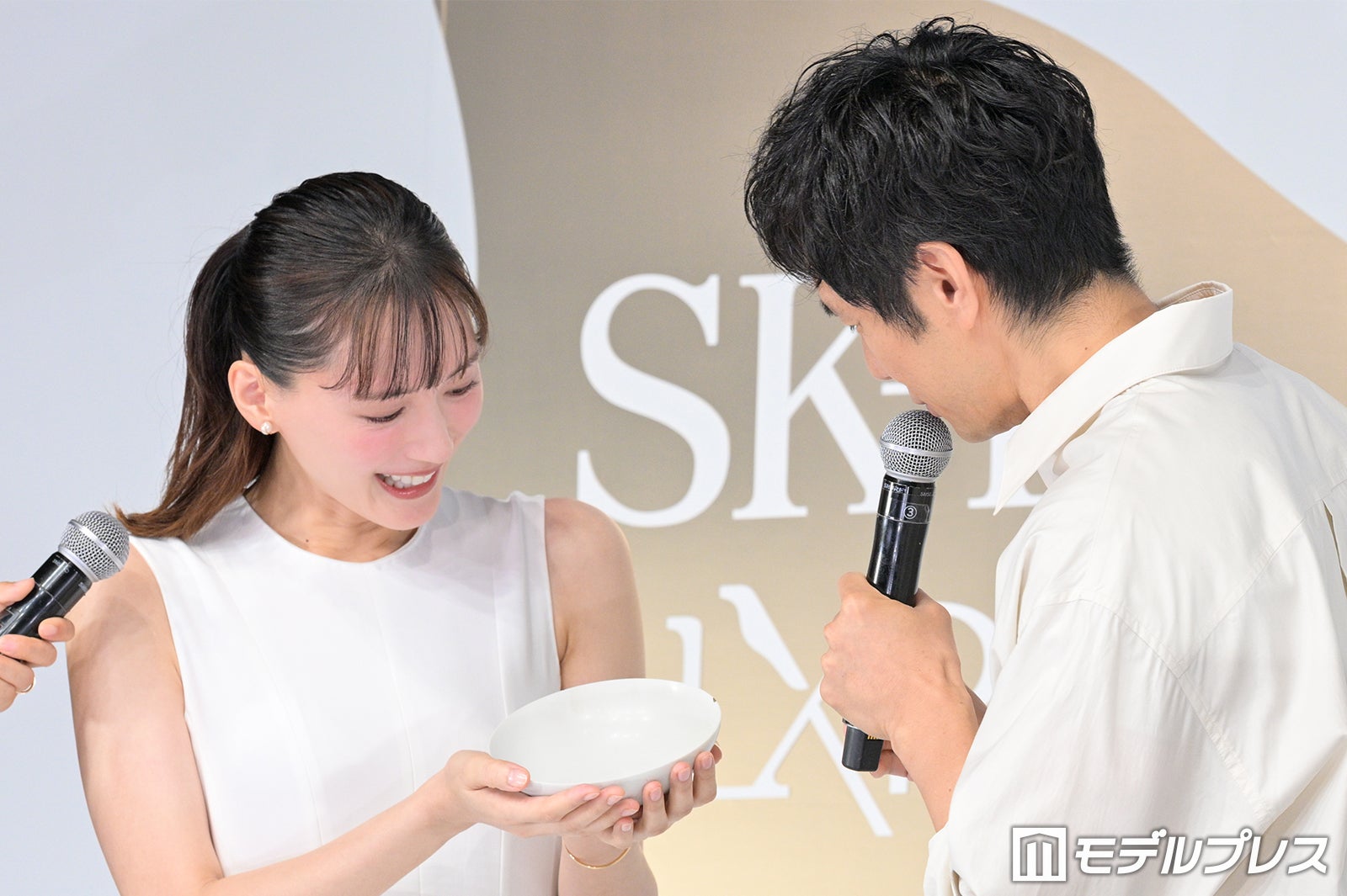 綾瀬はるか、西島秀俊（C）モデルプレス