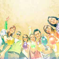 電球カクテルでリア充アピール/画像提供:酒フェス実行委員会