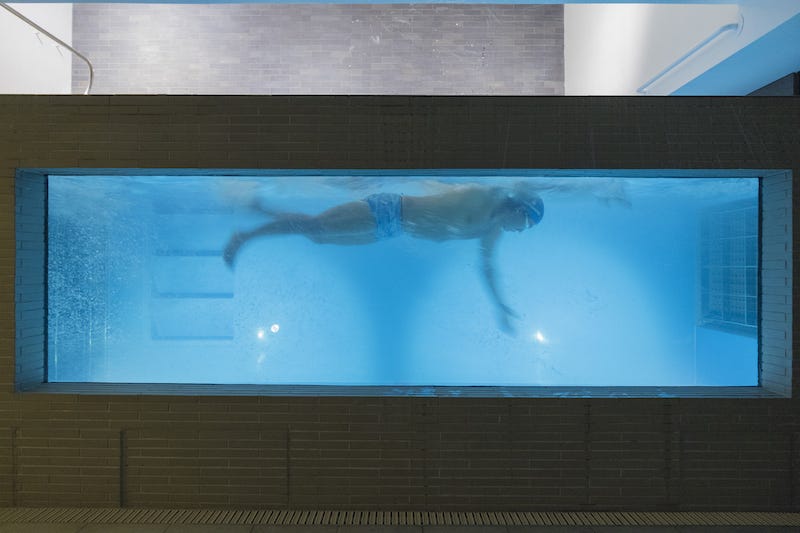 クロールの足の動きをチェック