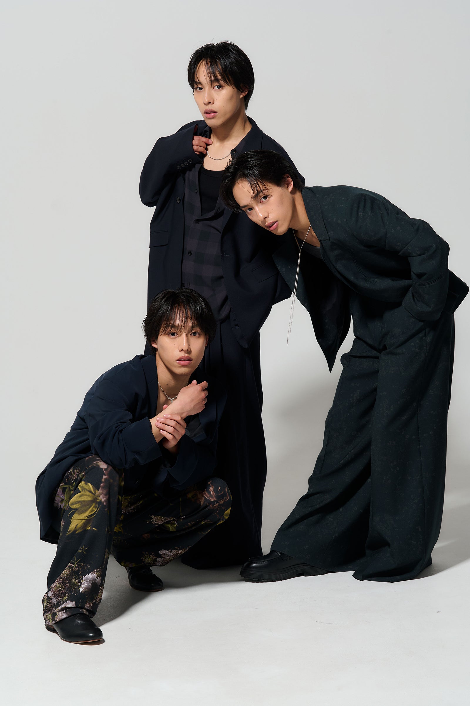 佐藤三兄弟「Mirrors」（提供写真）