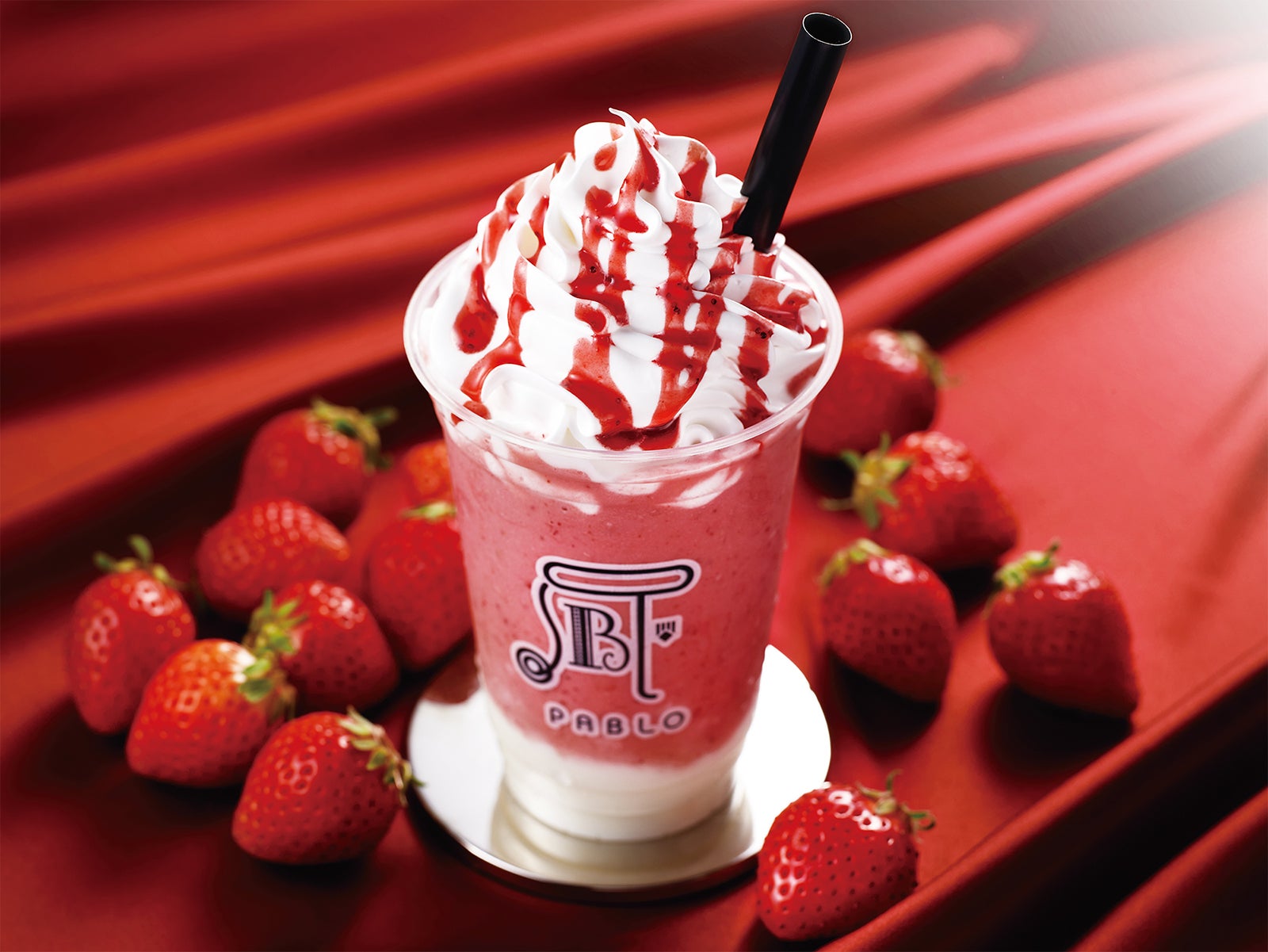 いちごと杏仁のフルーテ／画像提供： PABLO（パブロ）