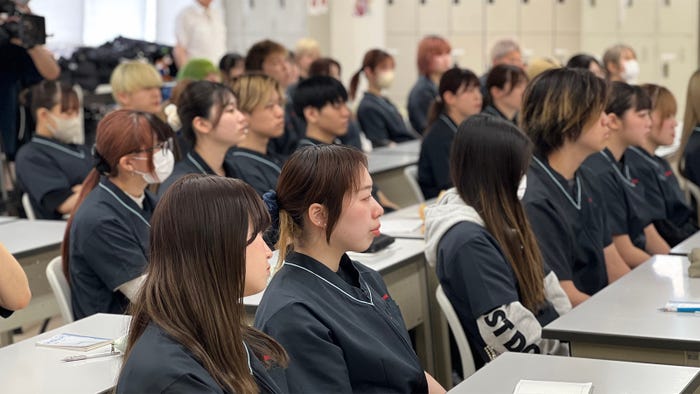 REDYAZEL×学校法人河原学園(提供写真)