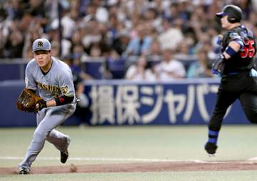 阪神・大山悠輔 勝利へ導いた瞬時の選択「いい判断ができた」本人はさばさばも解説は絶賛「ファーストのアウト、セーフを諦めて、走者にすぐさま注目して」