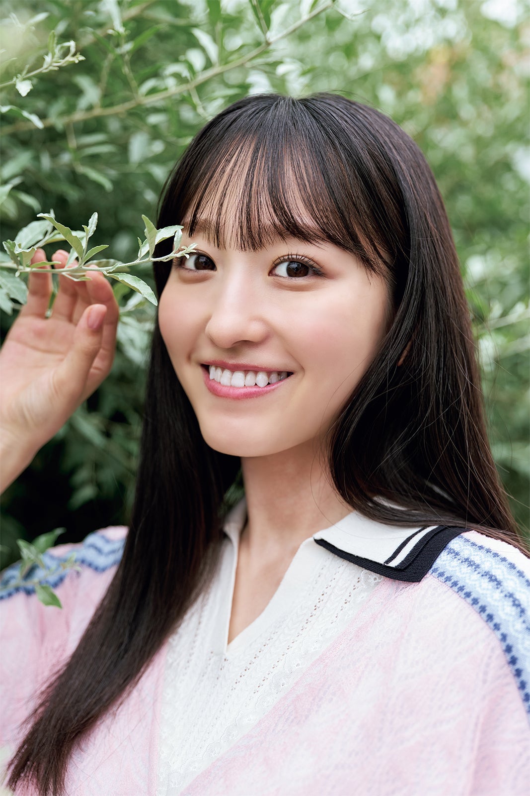 乃木坂46一ノ瀬美空、下北舞台に街ブラ・部屋着でゴロゴロ…「週刊少年サンデー」表紙登場