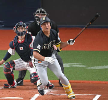 「正尚は正尚やった」オリックス杉本、特大弾の吉田と腕組み2ショット 粋な差し入れも公開