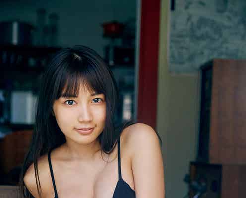 “ハタチの高校5年生”黒木ひかり、色気漂うビキニ姿披露