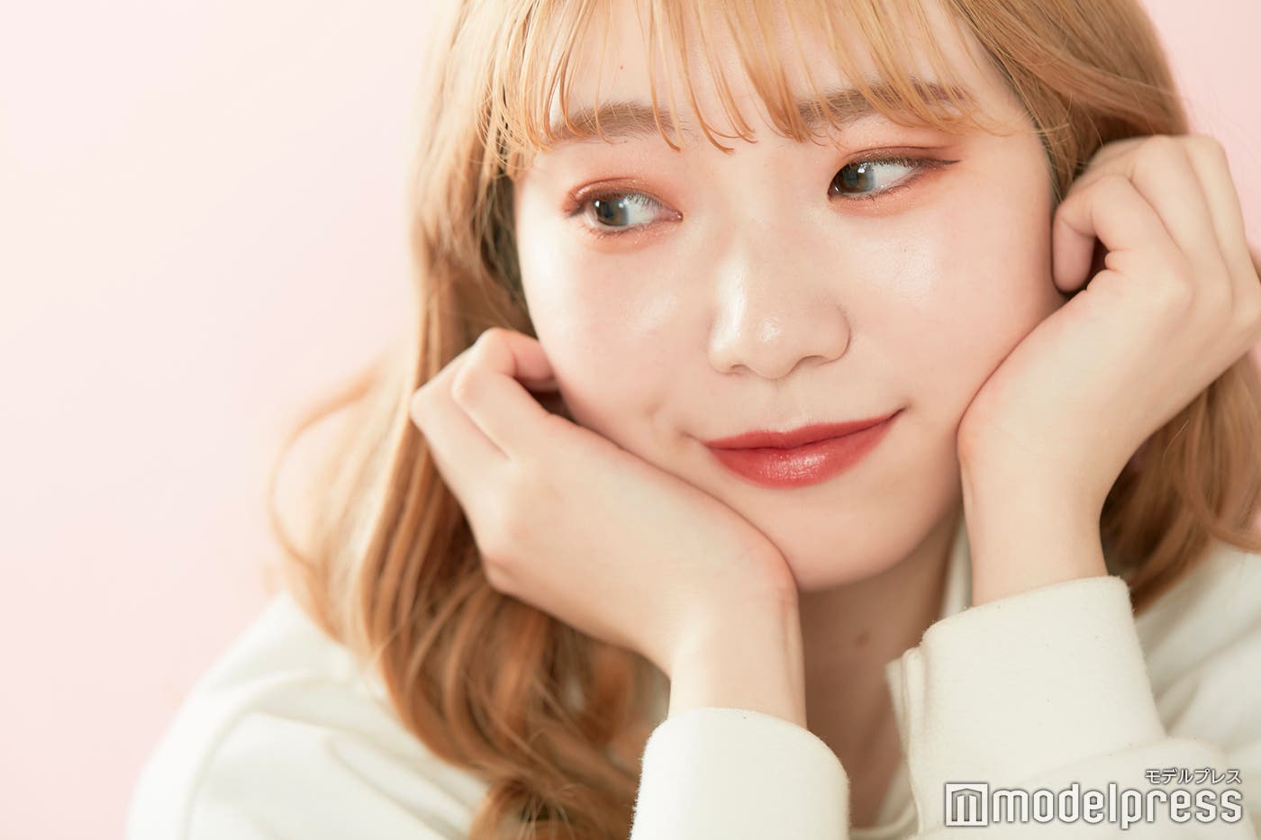 白浮きすることなく、自然な白肌に(C)モデルプレス