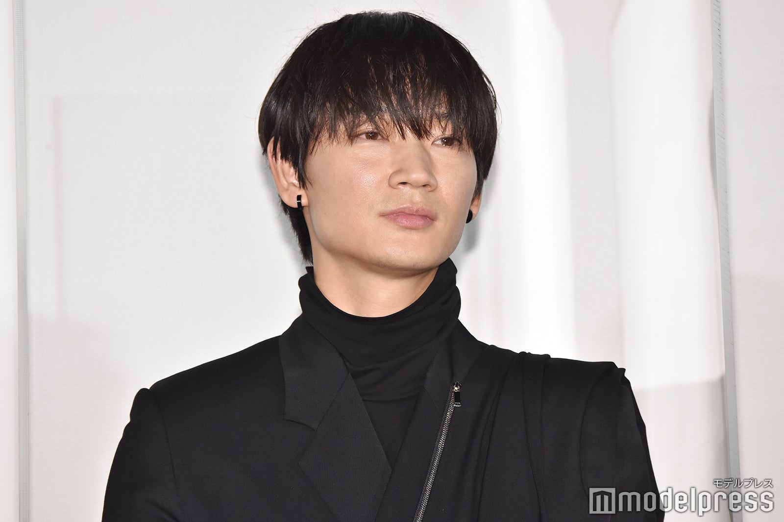 クリスマスファッション 綾野剛 Portrait 直筆サイン入り www