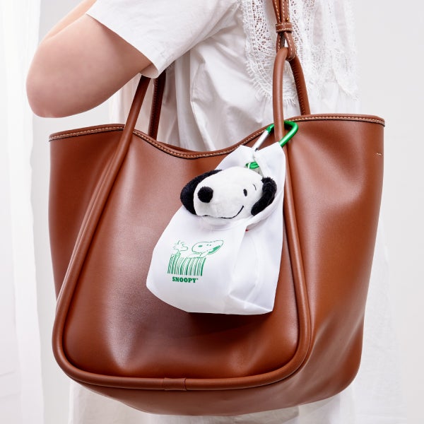 SNOOPY おかいものマスコット（税込3,080円）（C）2026 Peanuts Worldwide LLC