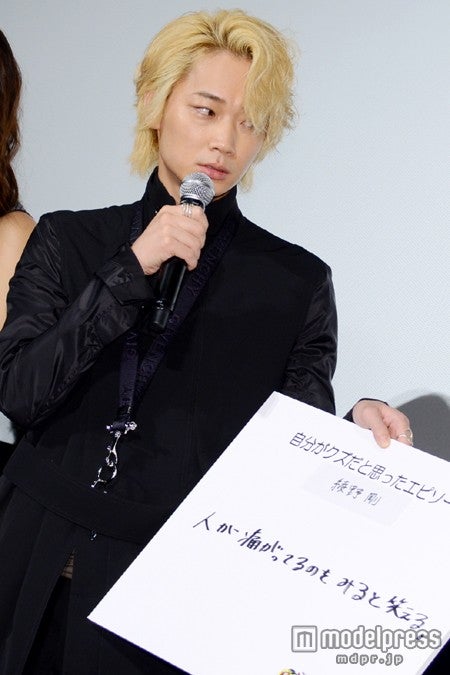 綾野剛、自身の過去に笑いこらえきれず「笑うって楽しい」