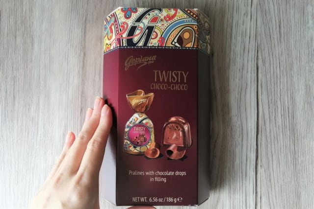 成城石井「プラリネカカオ」の表面