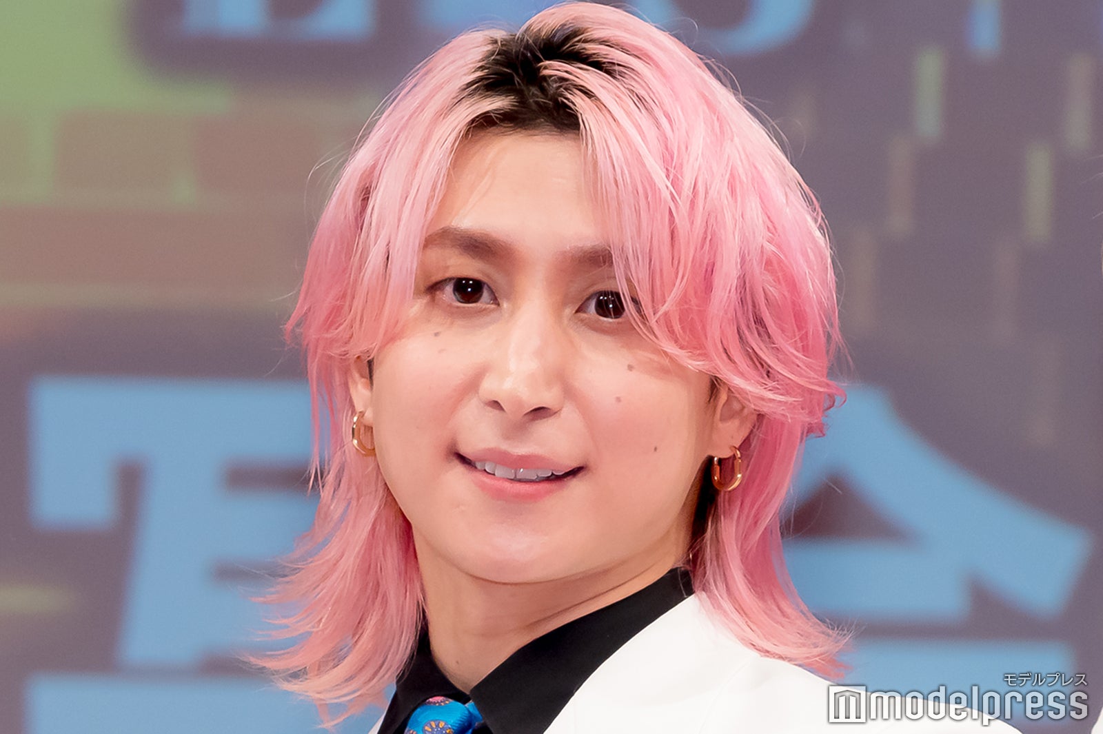 Snow Man佐久間大介、元殺し屋役で徹底した役作り「家の中でモデルガンを持ったまま」役柄との運命的な共通点も【スペシャルズ】