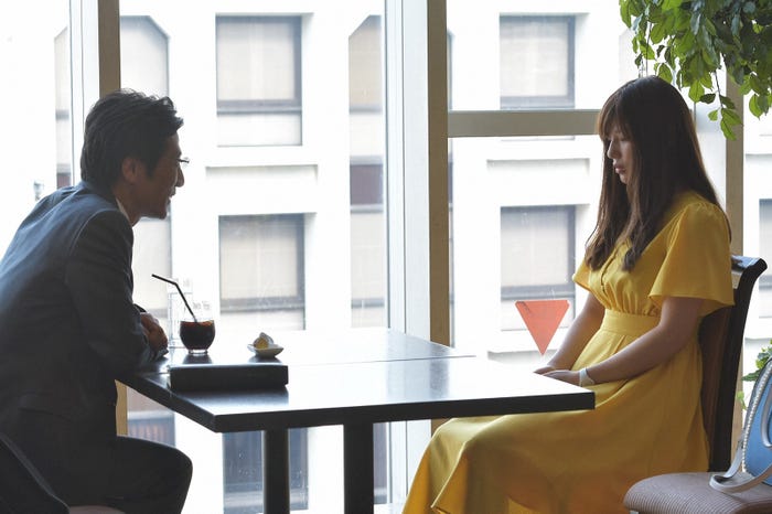 津田寛治、石井杏奈/「チア☆ダン」第8話より(C)TBS