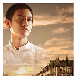 モデルプレス - 佐藤健、坊主頭で連ドラ主演 豪華共演陣も発表