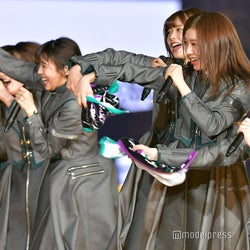 欅坂46の笑顔炸裂 うさ耳、胸キュンポーズ…クールだけじゃない可愛すぎたシーン5個<デビュー2周年記念ライブ>