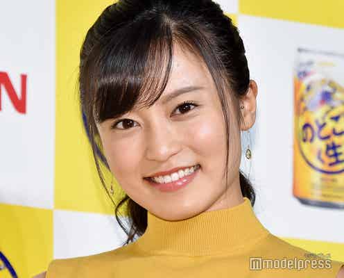 小島瑠璃子、バレンタインデーに一緒に飲みたい人は?ミニスカで美脚を大胆披露