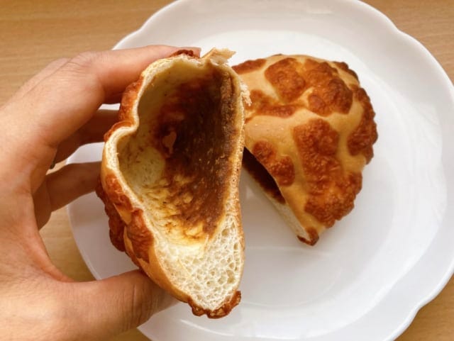 スパイシーな香り漂うフィリング。